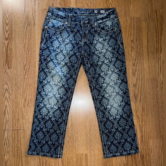 Miss Me Capris - Picture 2 of 6